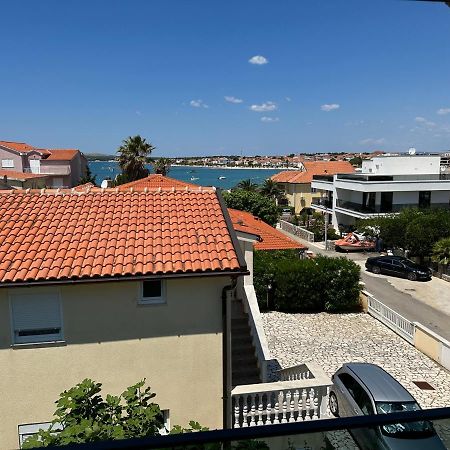 Apartment Vila Lina Vir Exterior photo
