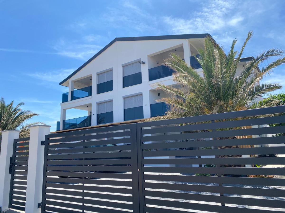 Apartment Vila Lina Vir Exterior photo
