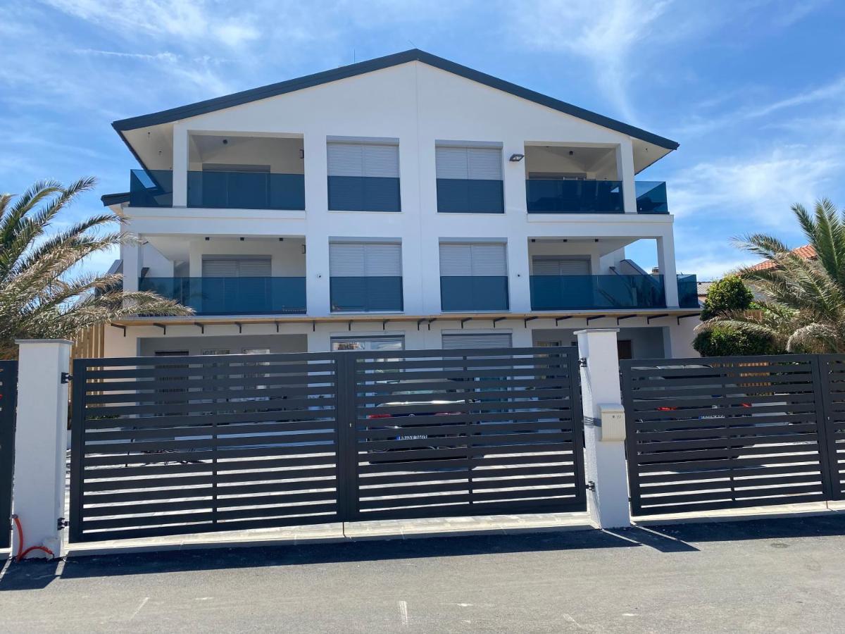 Apartment Vila Lina Vir Exterior photo