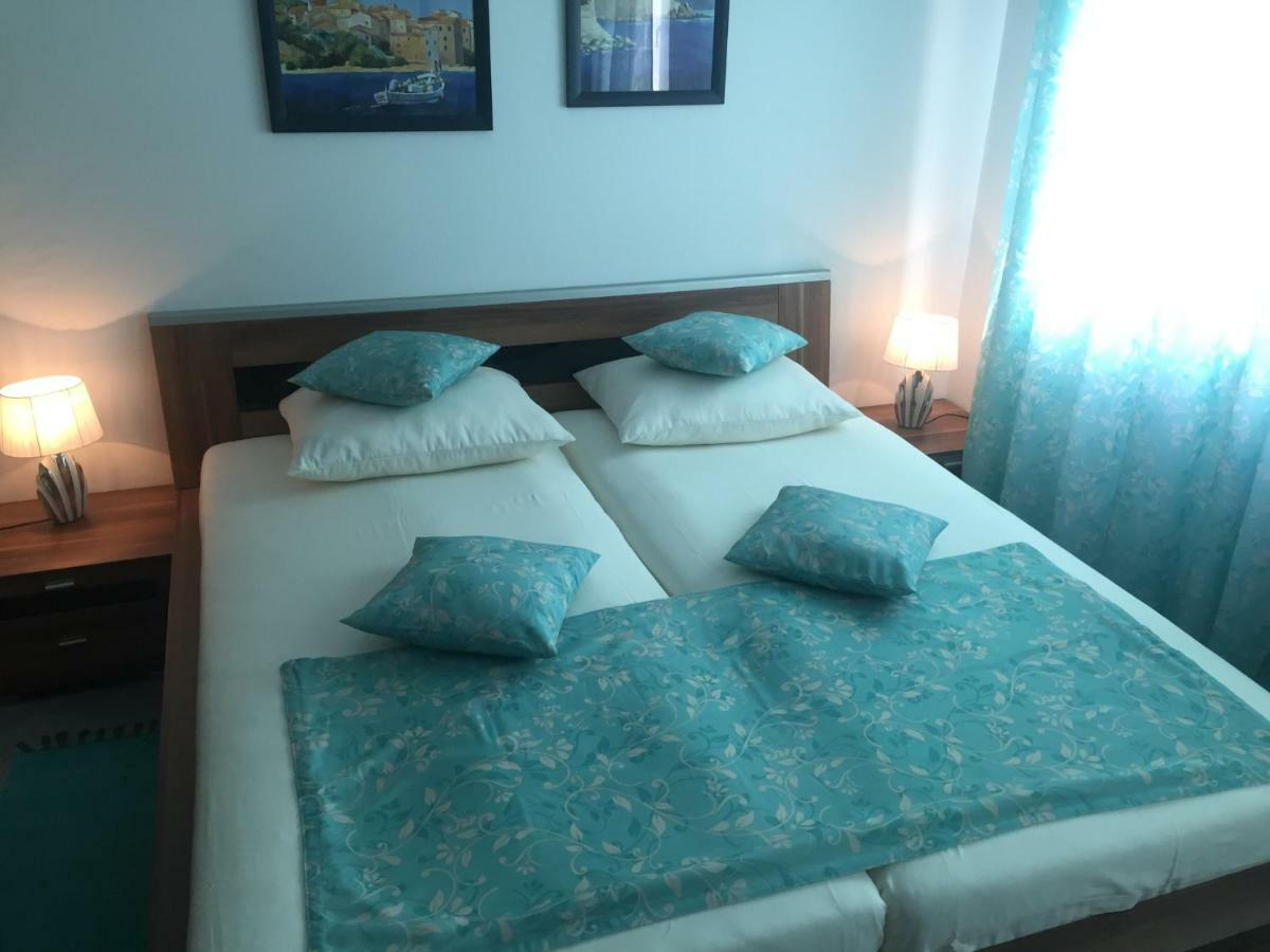 Apartment Vila Lina Vir Exterior photo