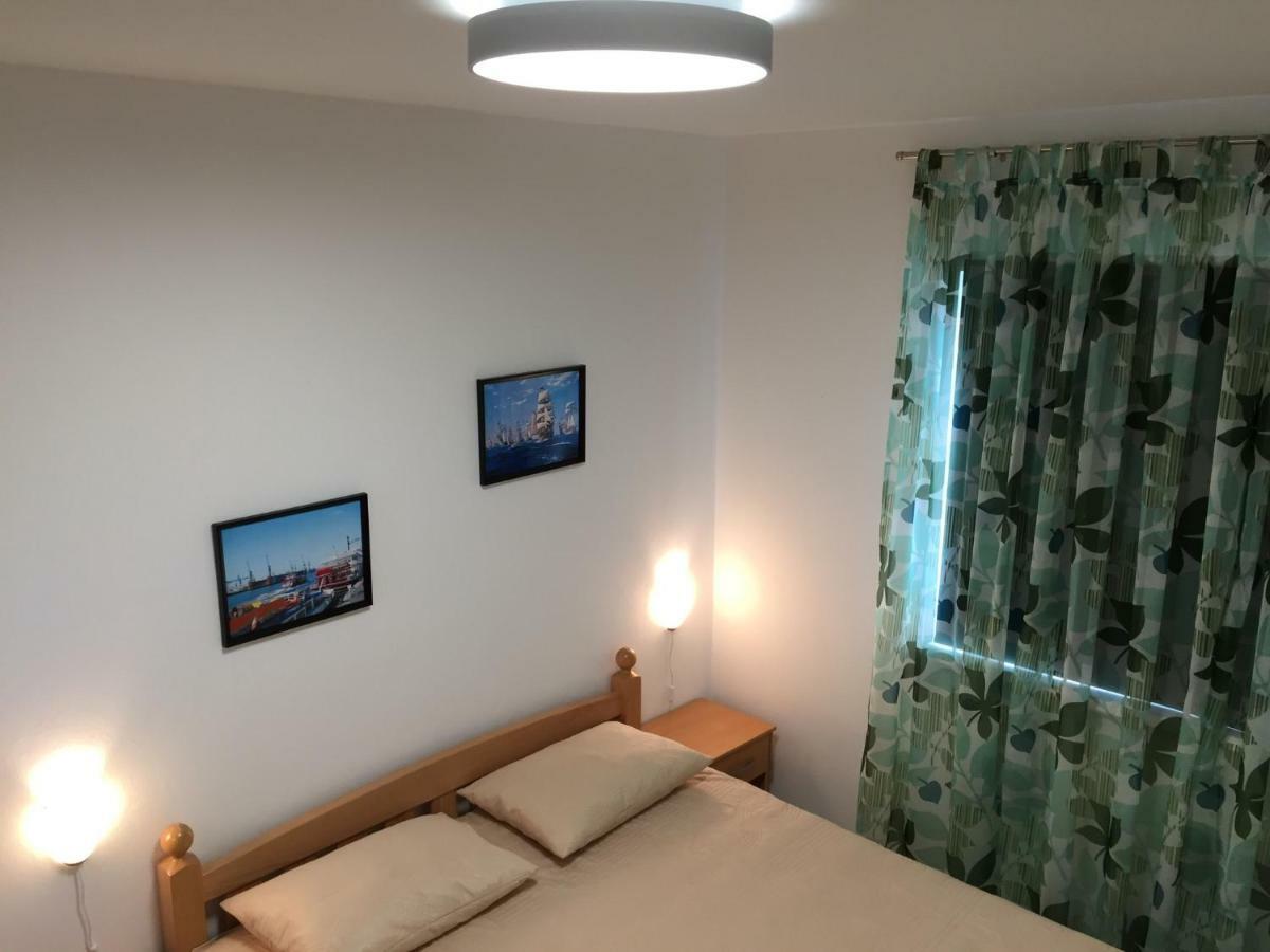 Apartment Vila Lina Vir Exterior photo